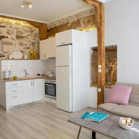 Feriehus Polyxenis Cozy Maisonette - Water Tank